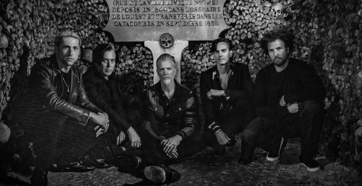Queens of the Stone Age in den Pariser Katakomben