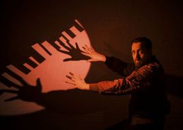Danger Dan in Zürich: Kunstfreiheit setzt sich ans Klavier
