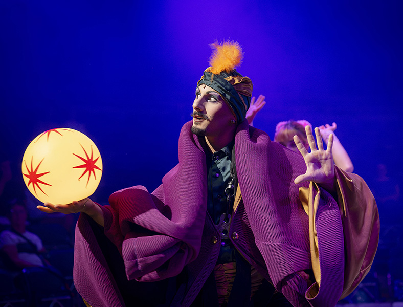 Circus Monti Turns Mishaps into Poetry
