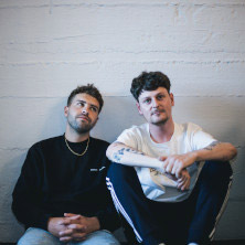 &Uuml;bertribe mit Stiu Live