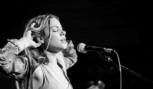 blues&rsquo;n&rsquo;jazz 2019 - Maggie Singing