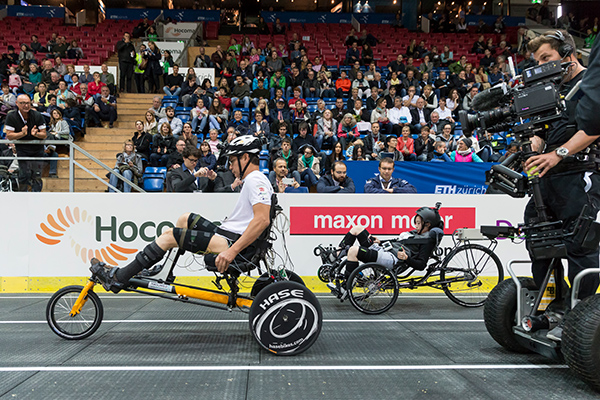 Fahrradrennen mit elektrischer Muskelstimulation