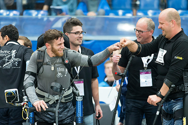  Parcours mit robotischen Exoskeletten