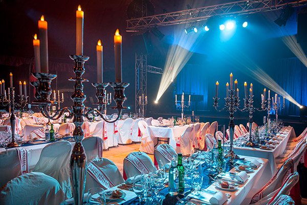 D&icirc;ner-Spectacle 2015