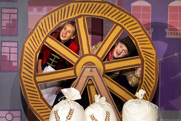 Hans im Gl&uuml;ck - M&auml;rchentheater Fidibus 2024/2025