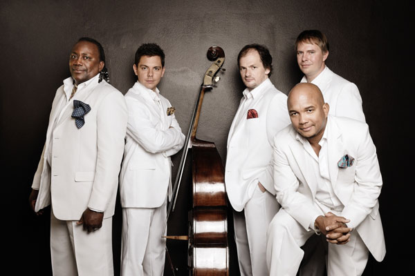 Klazz Brothers & Cuba Percussion