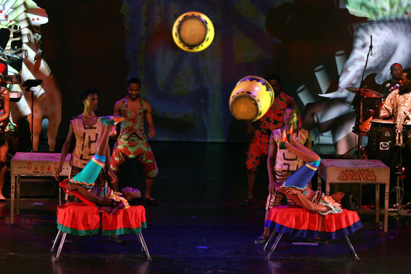 Mother Africa &minus; Circus der Sinne