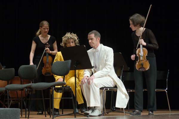 Vorpremiere Mythenforum Schwyz - &copy;  Bernhard Fuchs