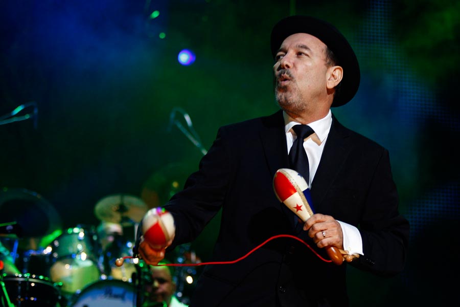 Rub&eacute;n Blades