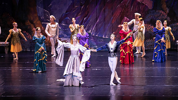 Swan Lake - Royal Classical Ballet