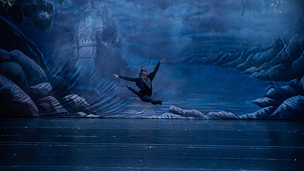 Swan Lake - Royal Classical Ballet