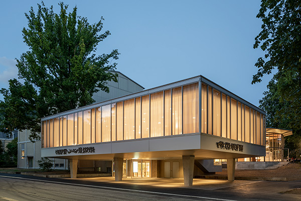 Kurtheater Baden Eingang Foto: Alex Spichale