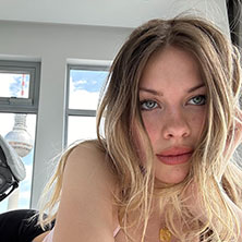 Zs&aacute; Zs&aacute;